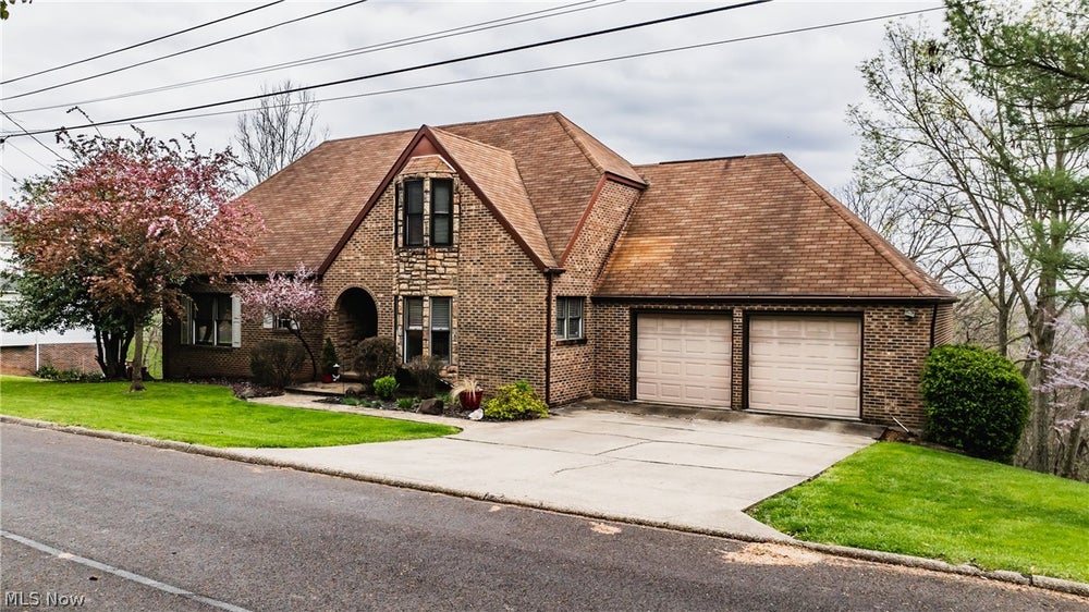 75 Oakridge Drive, Parkersburg, WV 26104 BHGRE