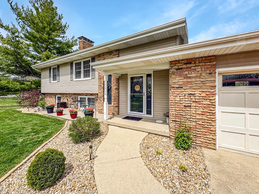 2613 Paradise Road, Mattoon, IL 61938 - #2