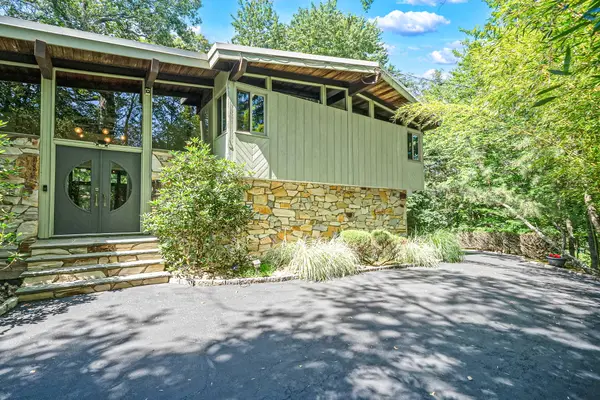 Address Withheld By Seller, Smithtown, NY 11787