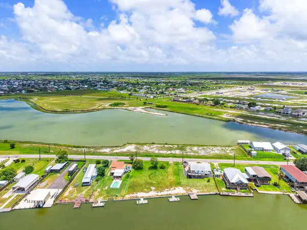 525-527 Copano Cove, Rockport, TX 78382