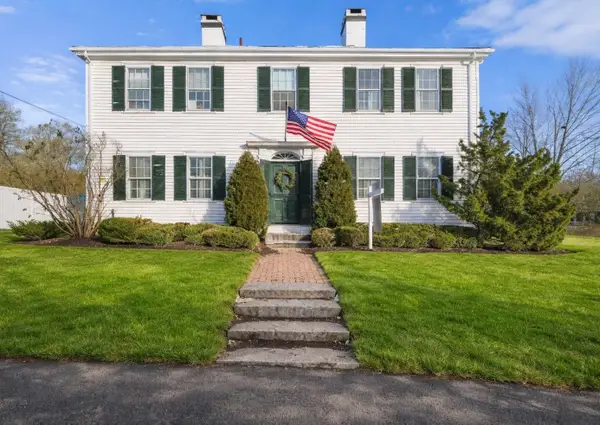 45 School St, Manchester, MA 01944