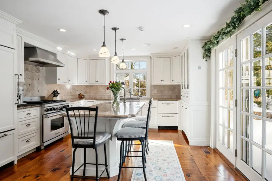 45 School St, Manchester, MA 01944 - #3