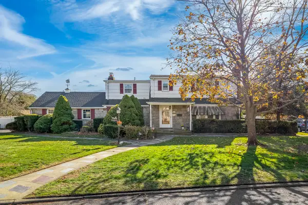 6 White Birch Drive, Babylon, NY 11702