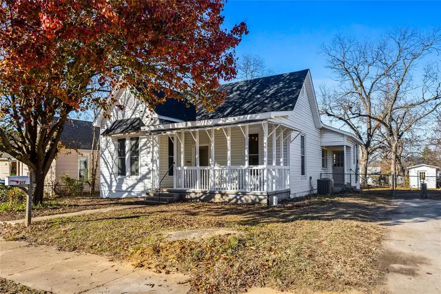217 W Hull Street, Denison, TX 75020 - Image #2