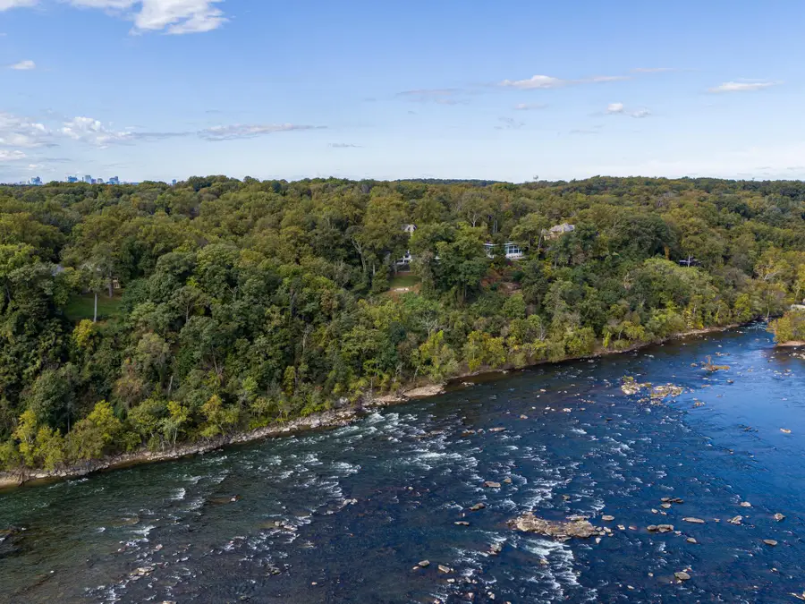 1175 Crest Ln, McLean, VA 22101 - Image #2