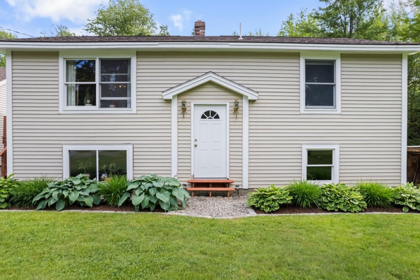 30 Meadow Brook Drive, Belgrade, ME 04917