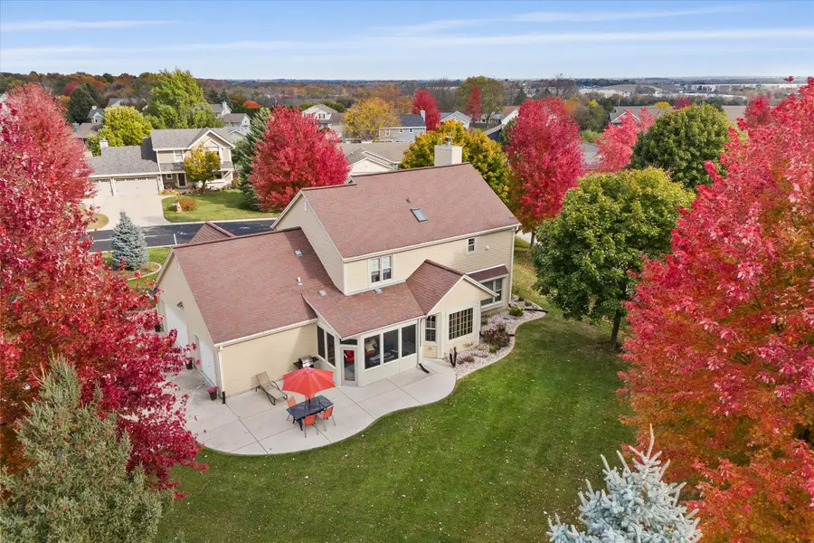 W142N10617 Magnolia Dr, Germantown, WI 53022 - Image #2