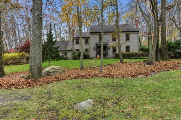 73 Farm Road N, Wading River, NY 11792