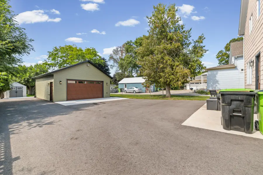 503 Linden Ave, Hartford, WI 53027 - #2