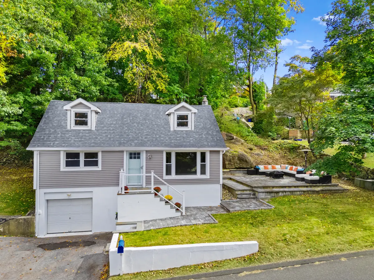 207 Sheephill Road, Riverside, CT 06878 - Image #1