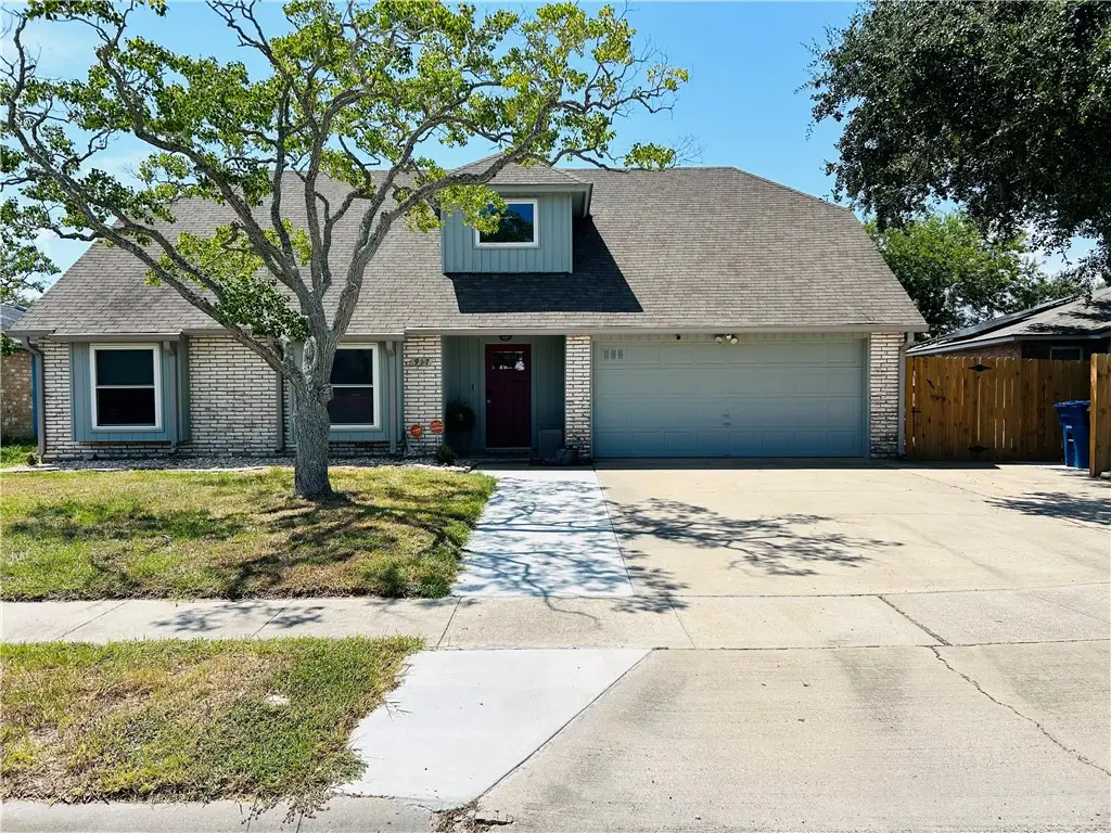 917 Saint Bernard Street, Corpus Christi, TX 78418 - Image #1