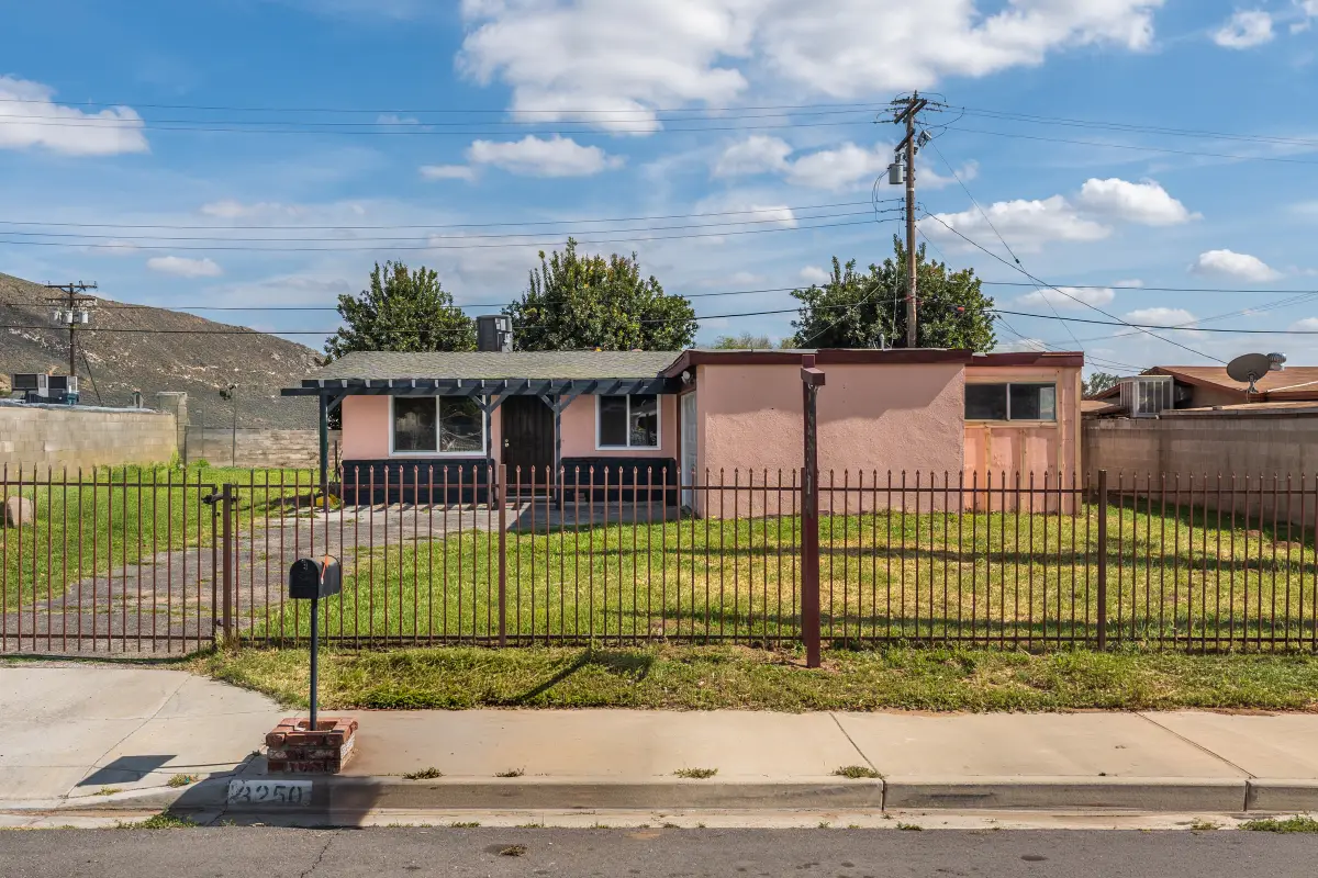 3250 Apple Avenue, Riverside, CA 92509 - #1