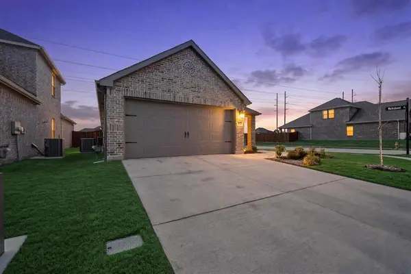 621 Cherish Day Drive, Lavon, TX 75166