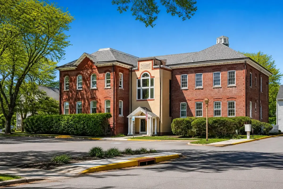 5 Academy Ct, Pennington, NJ 08534 - #1