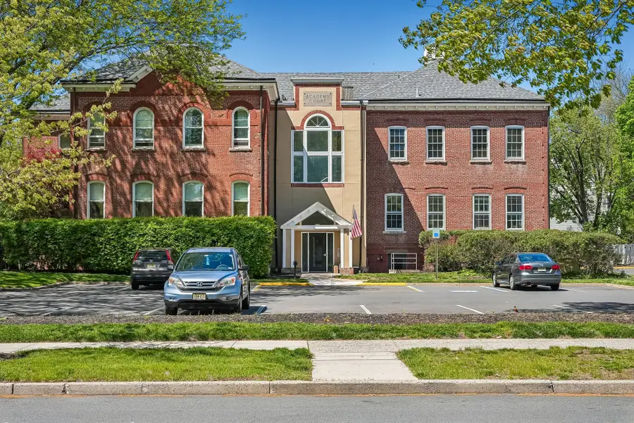 5 Academy Ct, Pennington, NJ 08534 - #2
