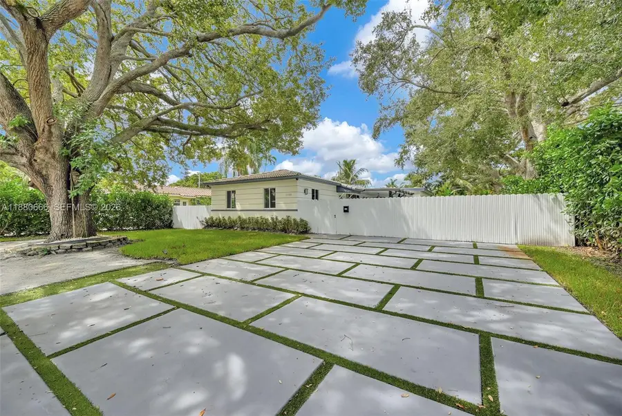 11102 NE 9th Ct, Biscayne Park, FL 33161 - #2