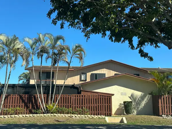 4310 S Landar Drive, Greenacres, FL 33463