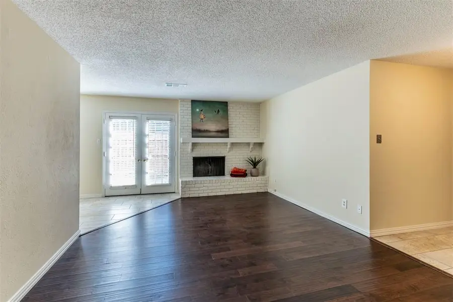 832 Chateau Valee Circle, Bedford, TX 76022 - #2