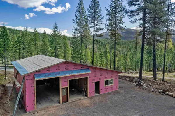 85 Cutlass Dr., Sagle, ID 83860