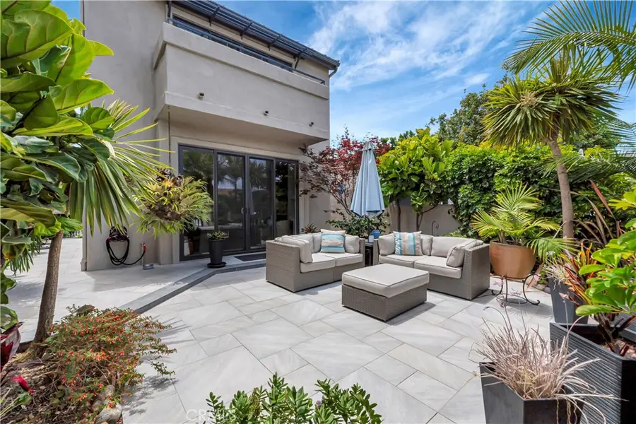 212 Hartford Avenue, Huntington Beach, CA 92648 - #2