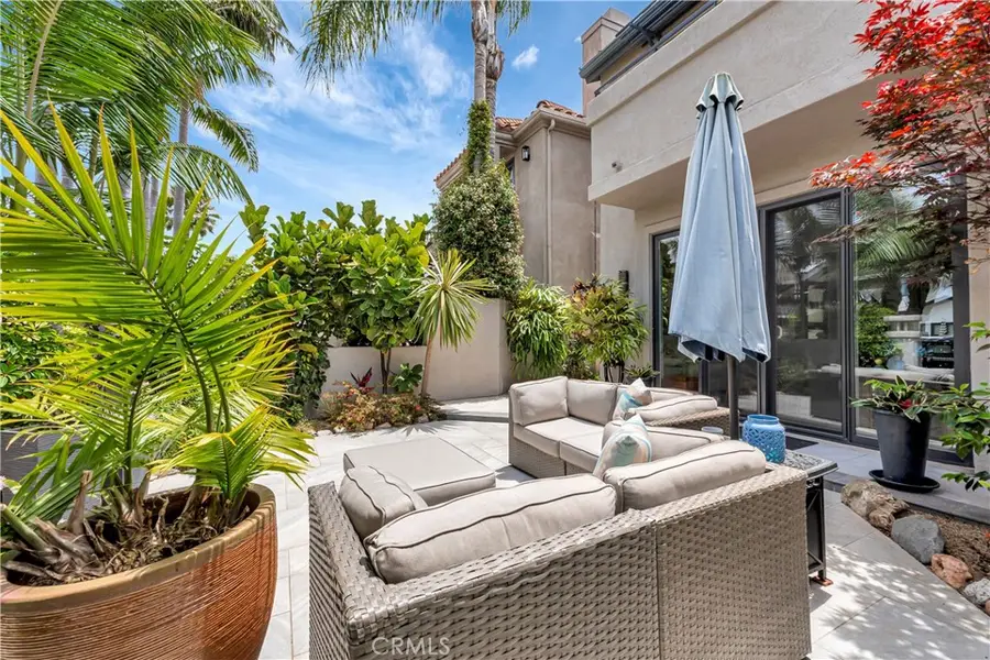 212 Hartford Avenue, Huntington Beach, CA 92648 - #3
