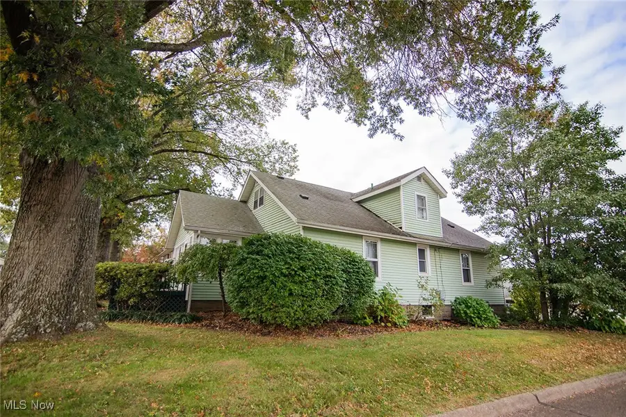 5807 4th Avenue, Vienna, WV 26105 - Image #2