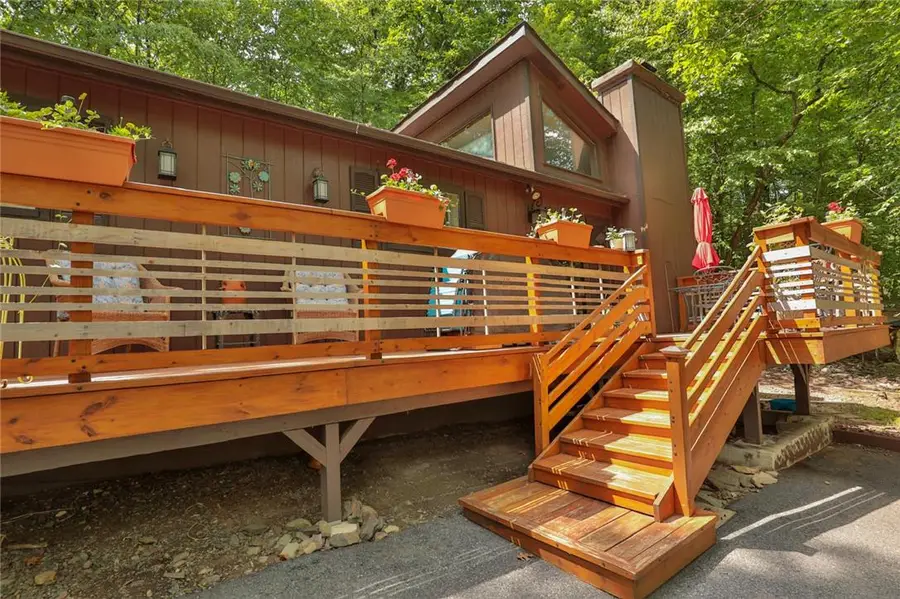 2114 Lansdale Dr, East Stroudsburg, PA 18301 - #3