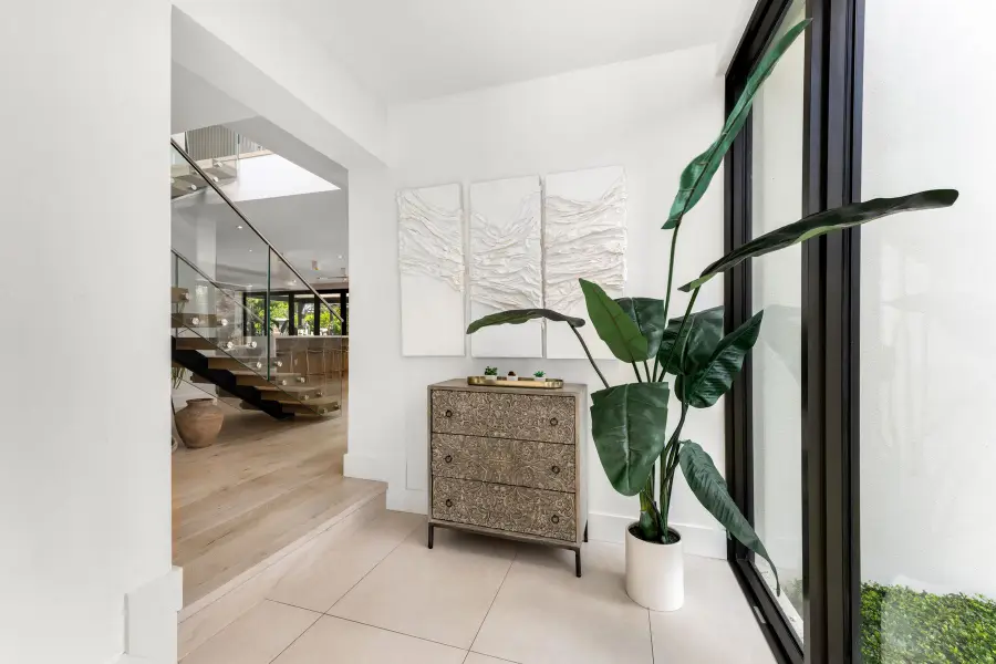 795 Lakeview Dr, Miami Beach, FL 33140 - Image #3