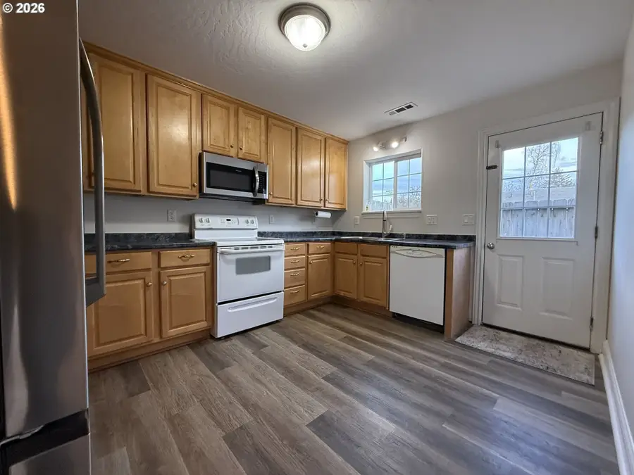 714 Pioneer Rd #4B, Brookings, OR 97415 - #3