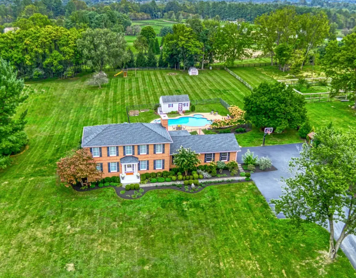 37586 Hughesville Rd, Purcellville, VA 20132 - Image #1