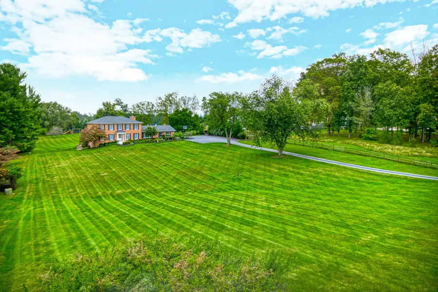 37586 Hughesville Rd, Purcellville, VA 20132 - Image #3