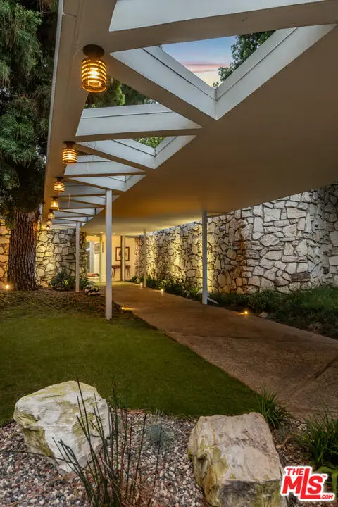 1010 N Rexford Drive, Beverly Hills, CA 90210