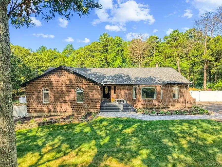 24 Bauer Avenue, Manorville, NY 11949 - #2