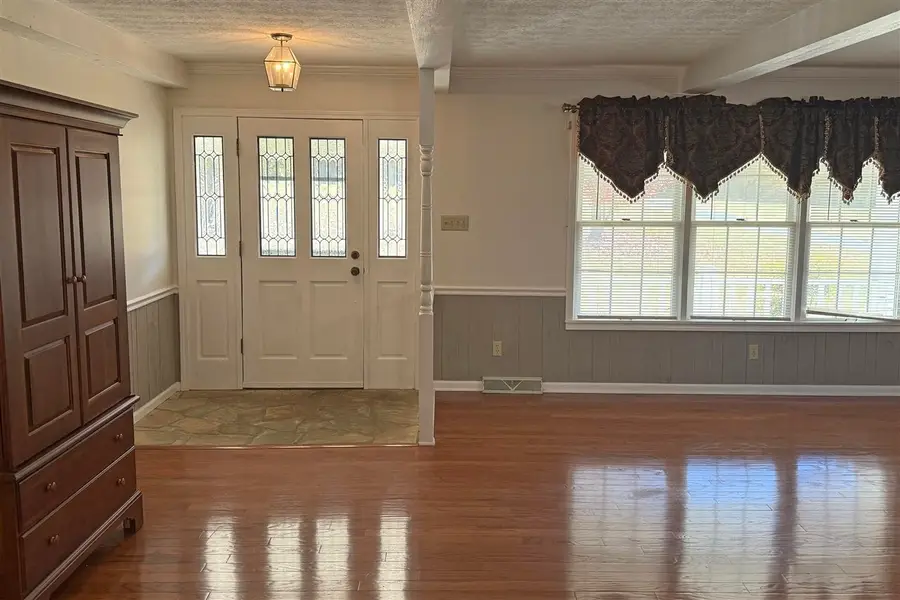 2593 Smiths Grove Rd, Scottsville, KY 42164 - Image #3