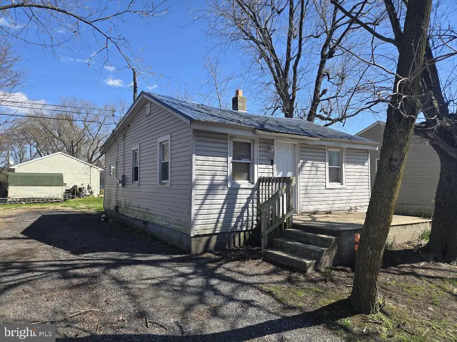 60 E Railroad Ave, Selbyville, DE 19975 - #2