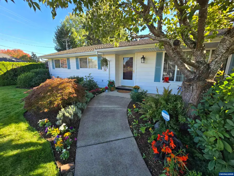 1104  29th Av SW, Albany, OR 97321 - #2