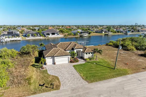 8290 Tracy Circle, PORT CHARLOTTE, FL 33981