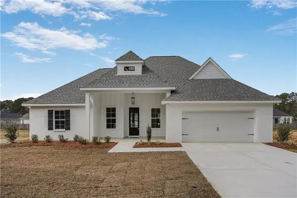 72629 Robindale Drive, Covington, LA 70435