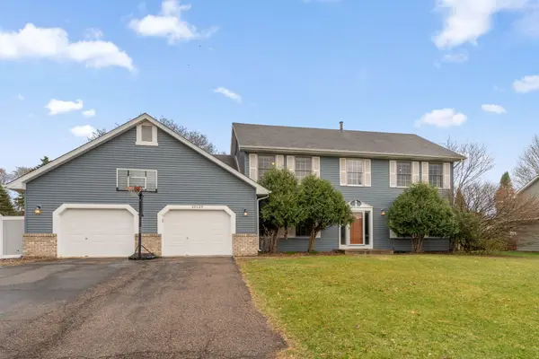 10129 Horseshoe Trail, Eden Prairie, MN 55347