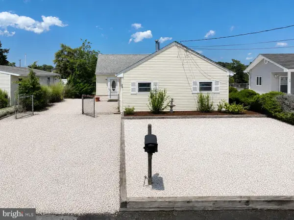28 Lake Saint Clair Drive, Little Egg Harbor, NJ 08087