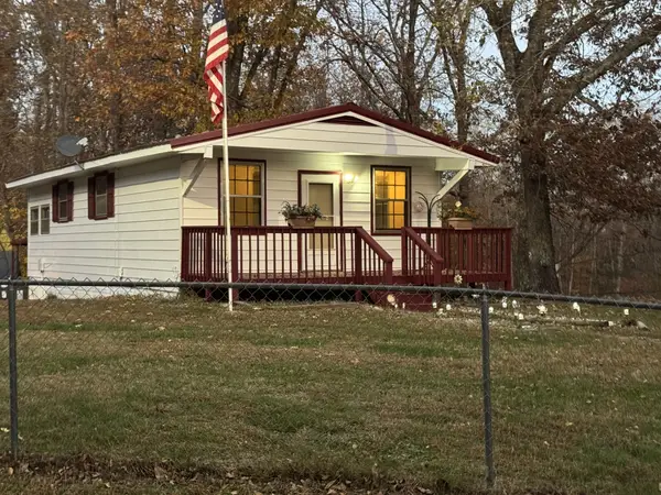 599 Hickman Shores Rd, Dover, TN 37058