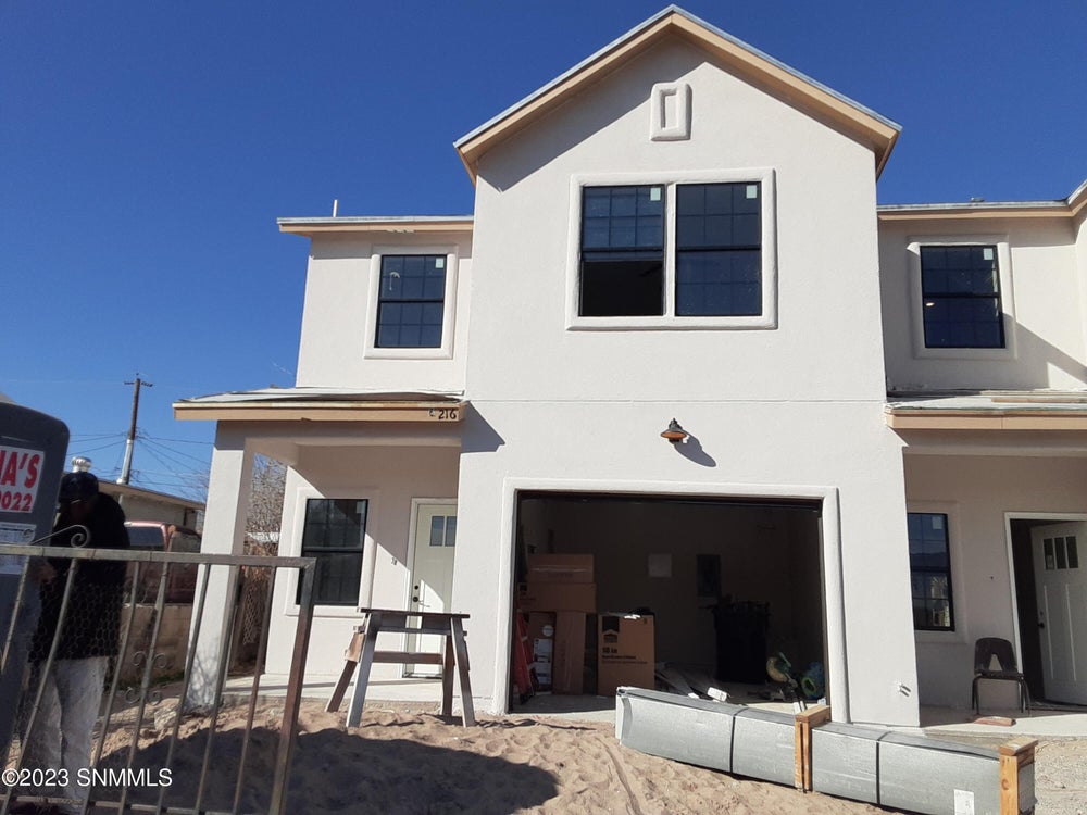 216 Linda Vista Drive, Sunland Park, NM 88063 BHGRE