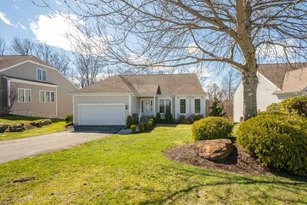 523 Putting Green Lane #523, Oxford, CT 06478