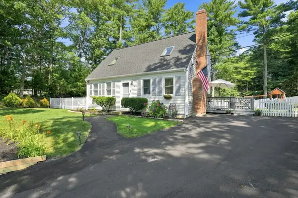 7 Lascala Ave, Plymouth, MA 02360