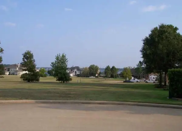 211 Sunnyvale E, Montgomery, TX 77356