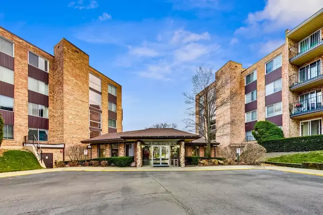 1101 S Hunt Club Drive #204, Mount Prospect, IL 60056 - #1