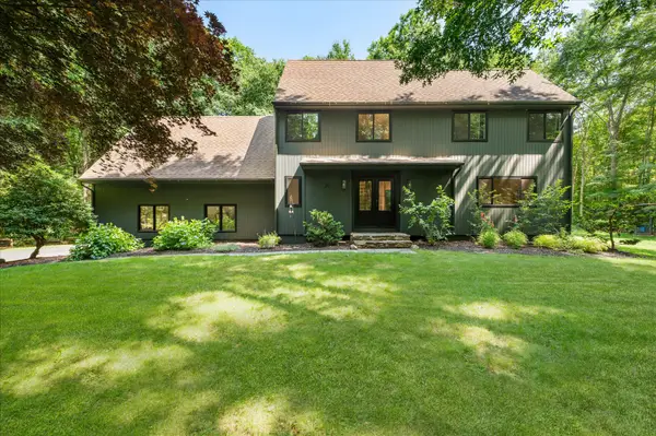 20 Riverside Court, Guilford, CT 06437
