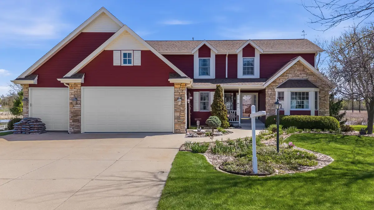 861 Summer Creek Rd, Oconomowoc, WI 53066 - #1