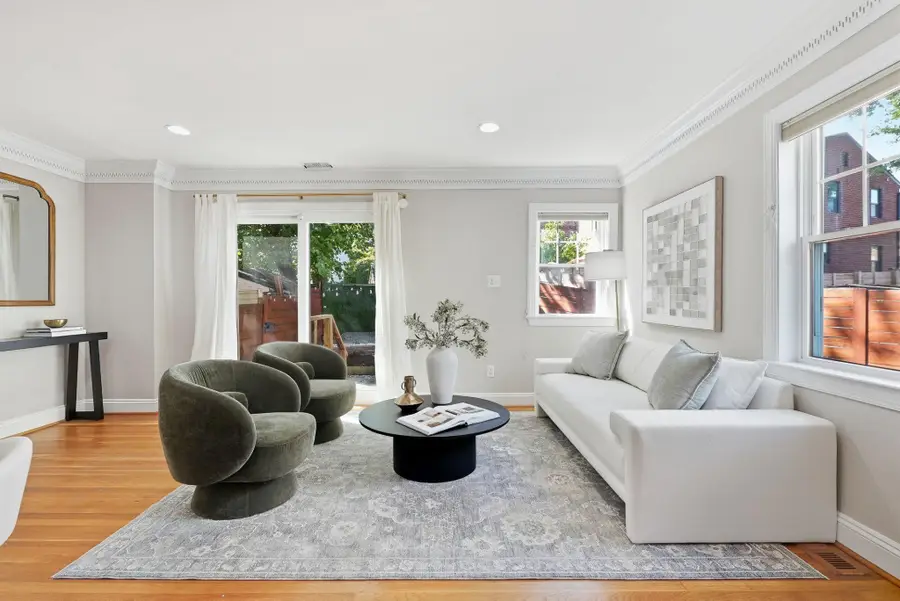 230 Aspen St, Alexandria, VA 22305 - #2