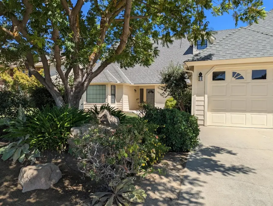 301 W Paul Avenue, Clovis, CA 93612 - #2